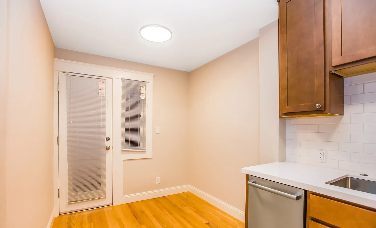 282 Linden St – photo 3