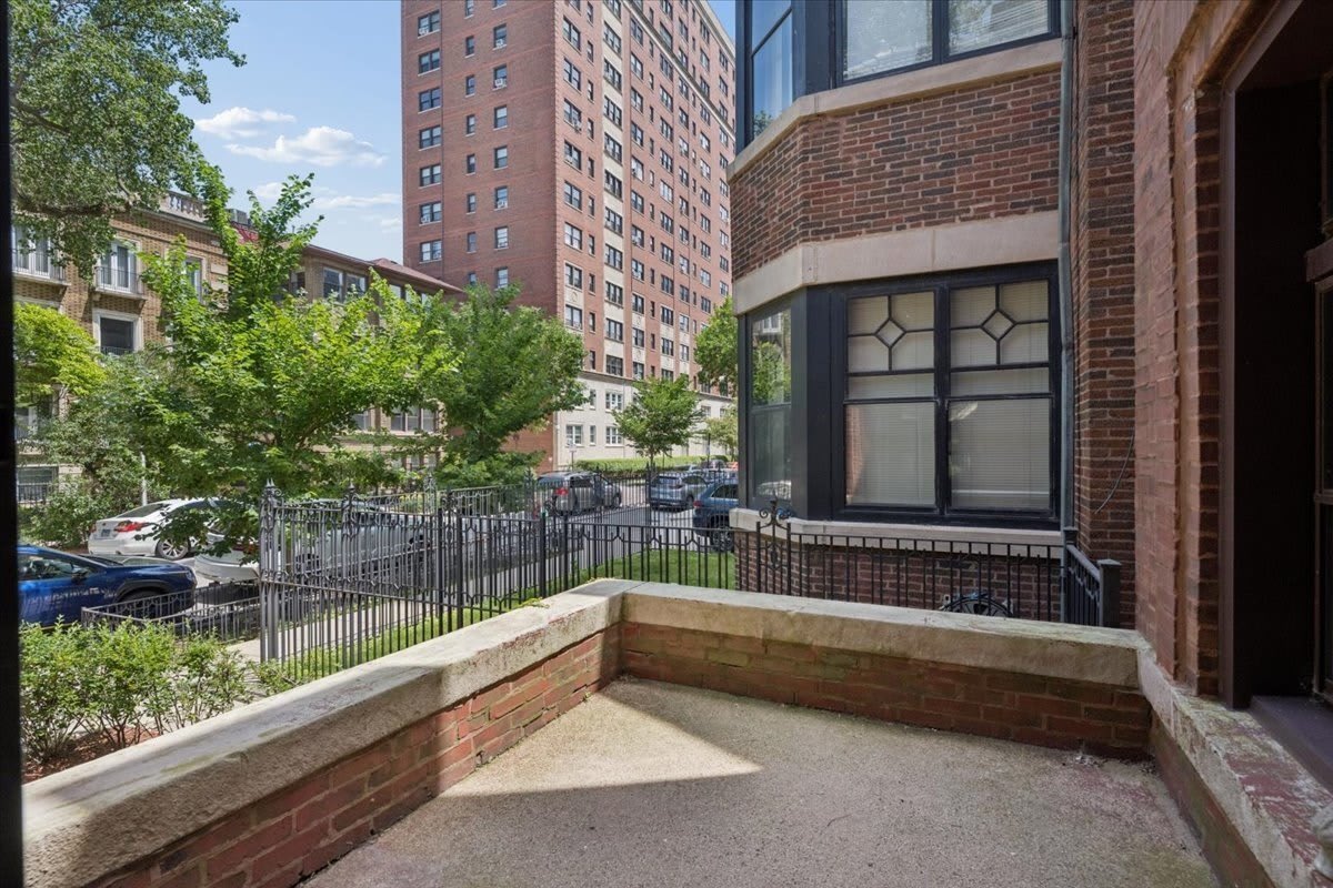 717 W Junior Terrace – photo 5