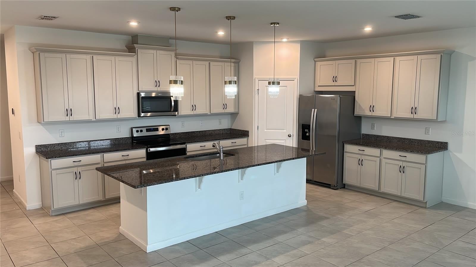 1194 BOARDWALK Place – photo 2