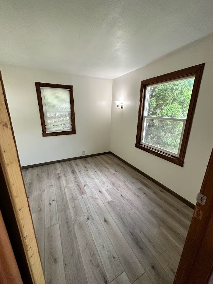 1427 Bixby Avenue Northeast – photo 5