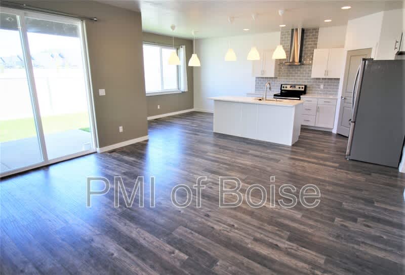 1570 S Pilar Way – photo 4