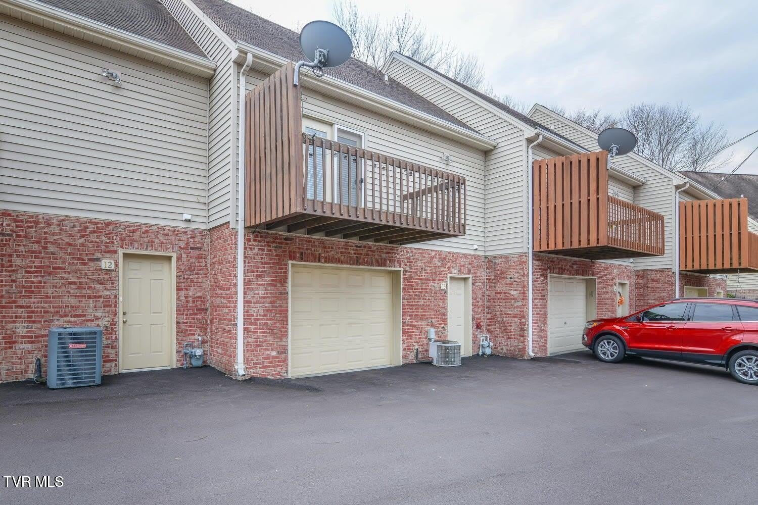 2503 E Lakeview Drive – photo 2