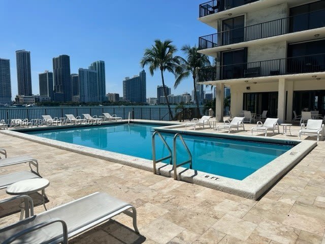 801 N Venetian Dr – photo 5