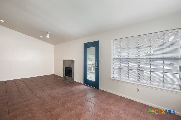 1104 Academy Street – photo 4