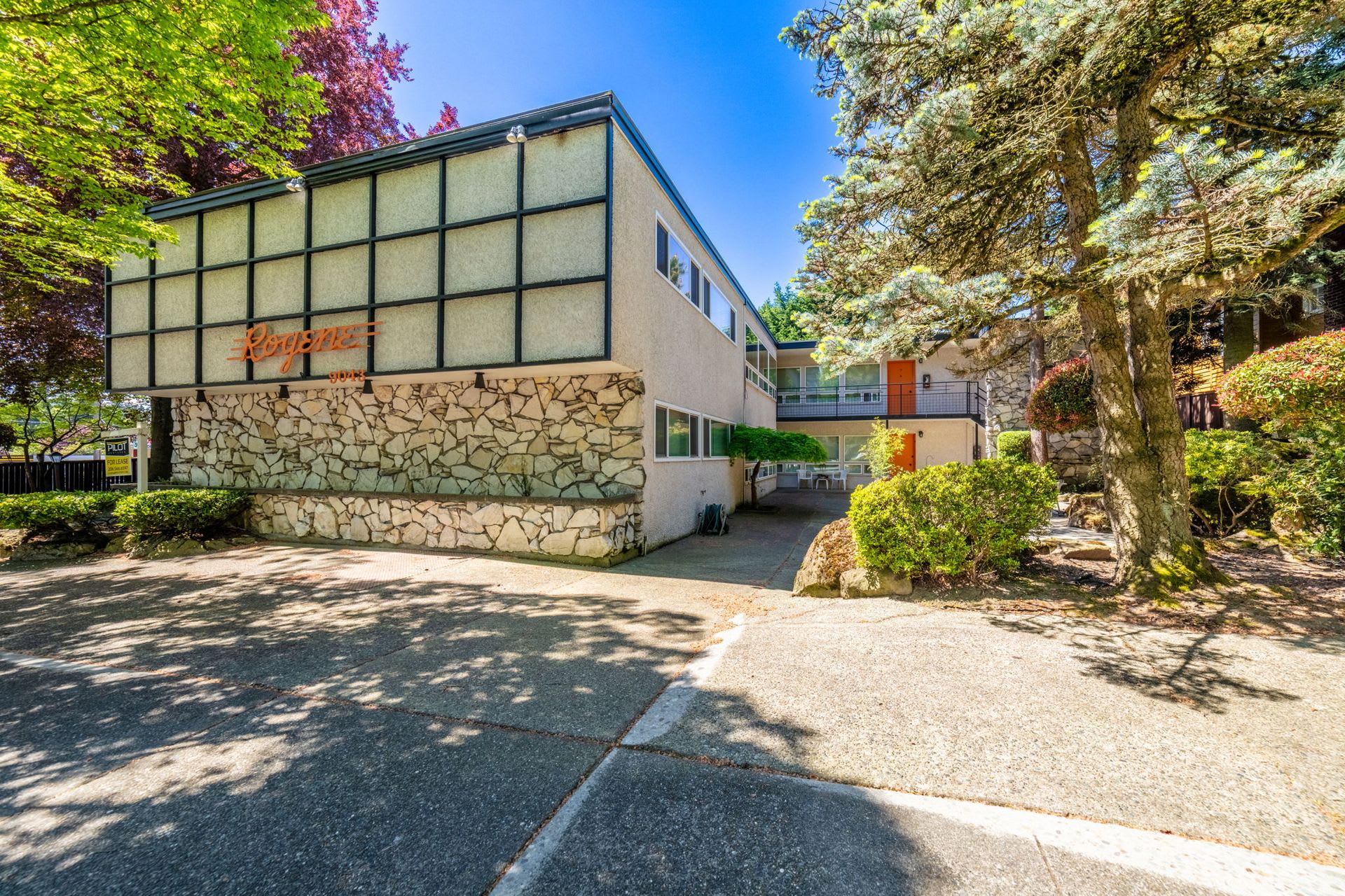 9043 35th Ave SW – photo 1