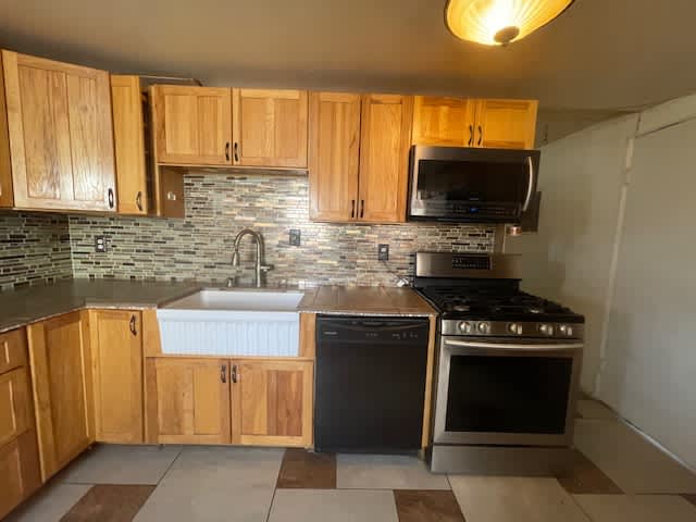 830 Manchester Dr – photo 5