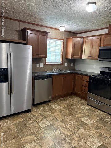 1414 Nardeer St – photo 4