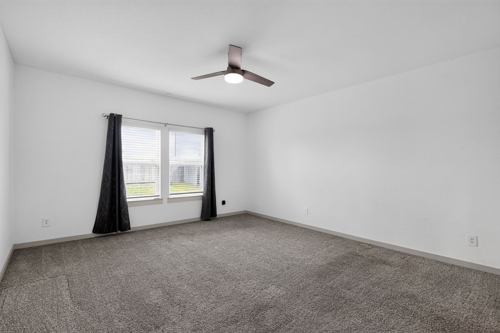 Like-New 4-Bedroom Corner Lot Home with Game Room, Appliances Included & Private Backyard – photo 5