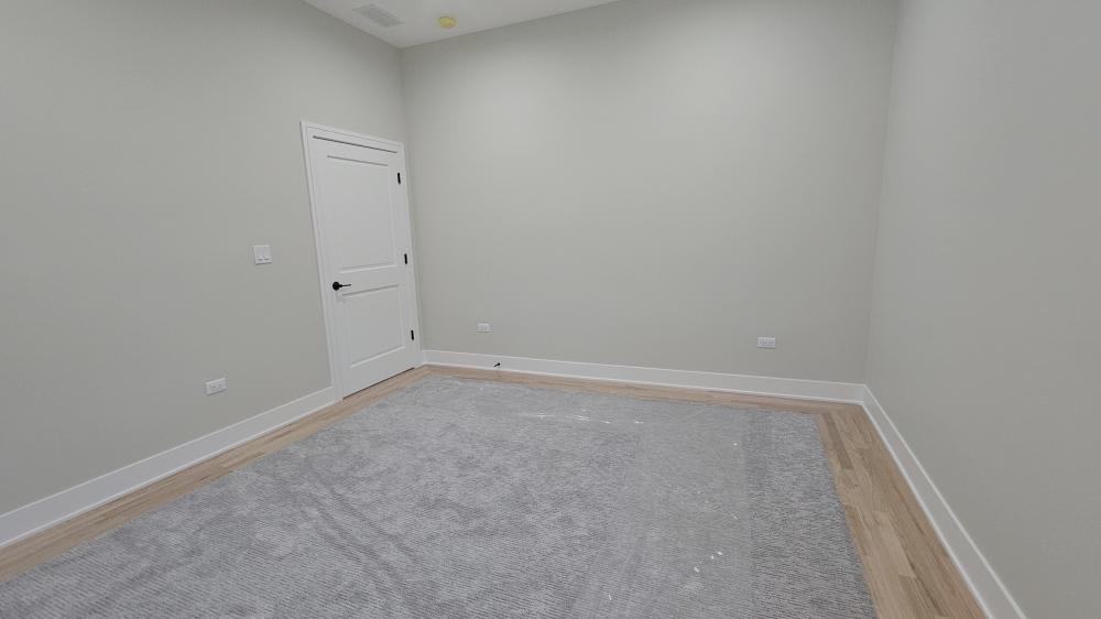 4437 N. Broadway St – photo 3