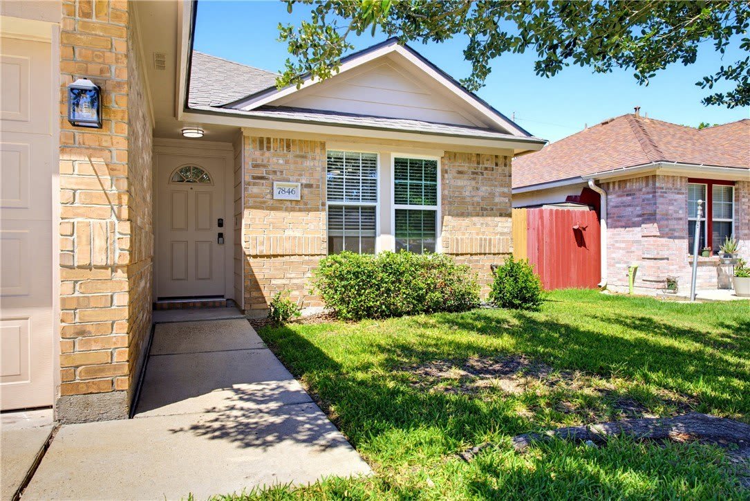 7846 Calgary Drive – photo 2