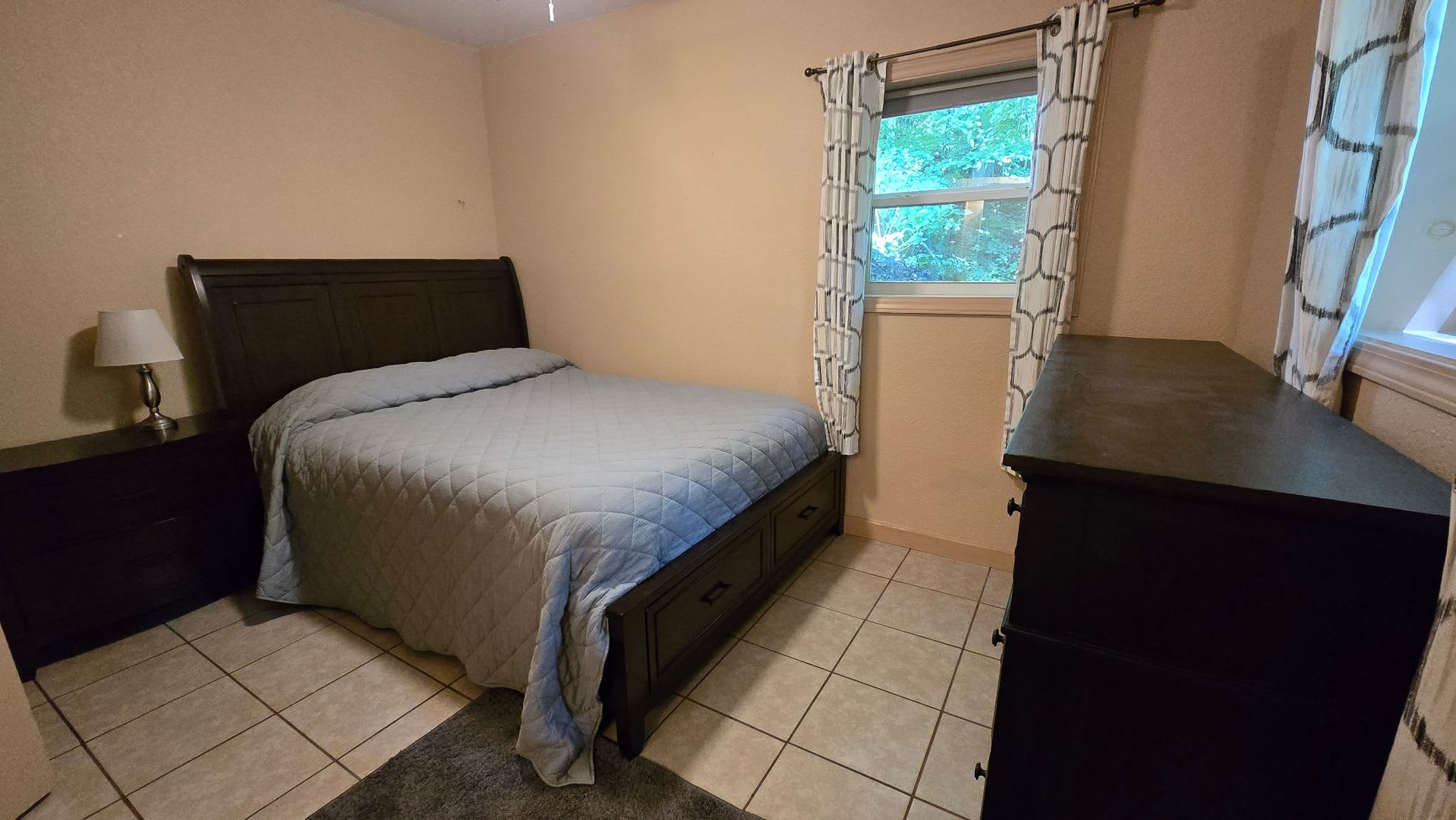 ***1 Bedroom 1 Bathroom furnished basement apartment*** – photo 4