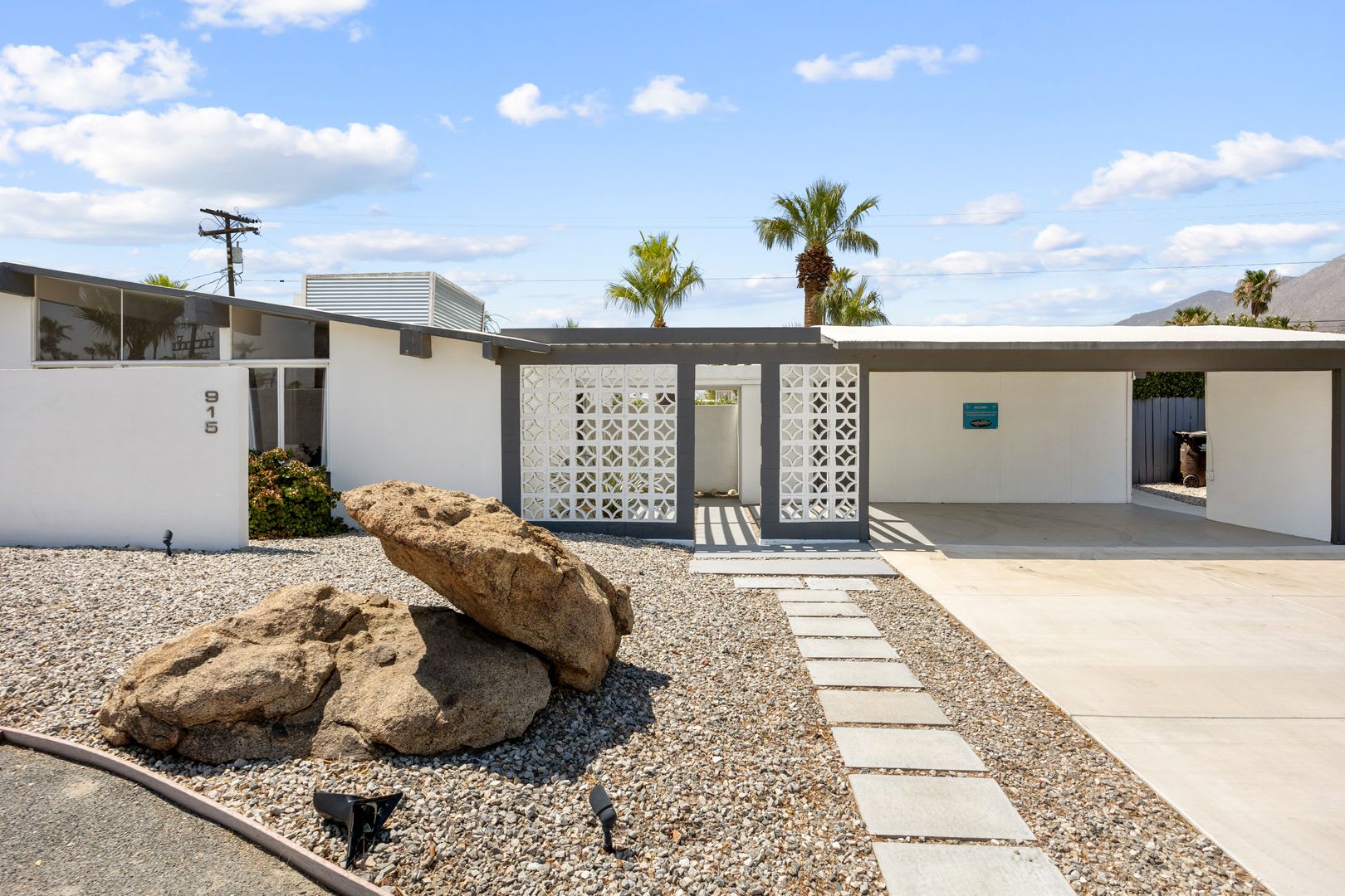 Club 915 Getaway- Pool, BBQ and Pet Friendly (Monthly Only – photo 2
