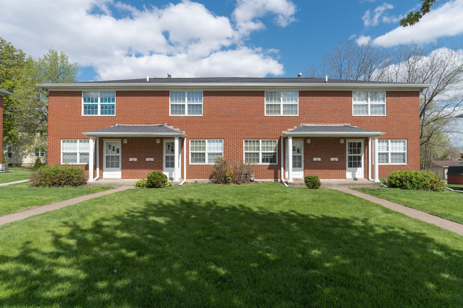 Campus Townhomes – photo 2