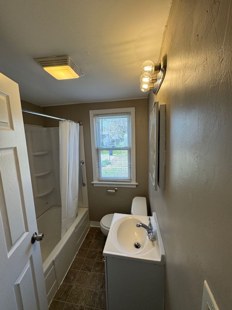 619 Waverly St – photo 3