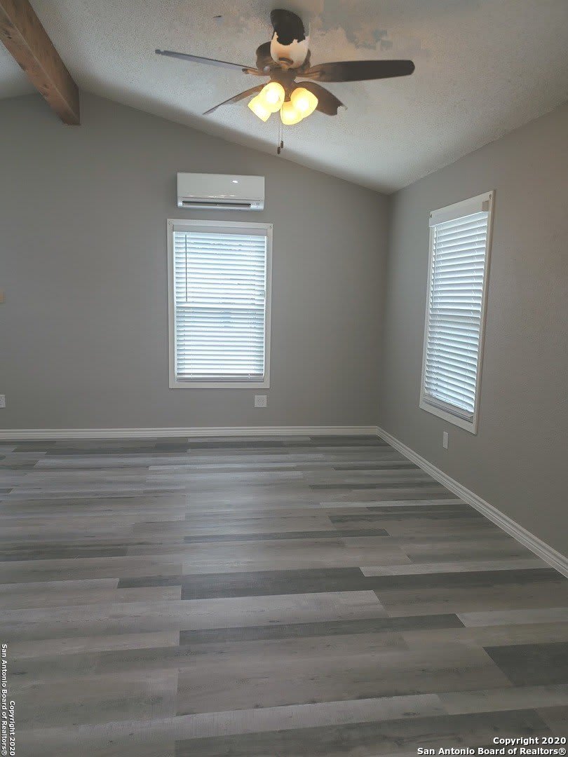 1024 W Woodlawn – photo 2