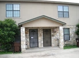 Welcome home to 7543 Windsor Oaks! – photo 1