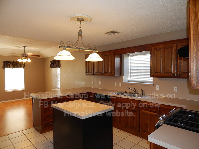 2409 W Natchez St – photo 2