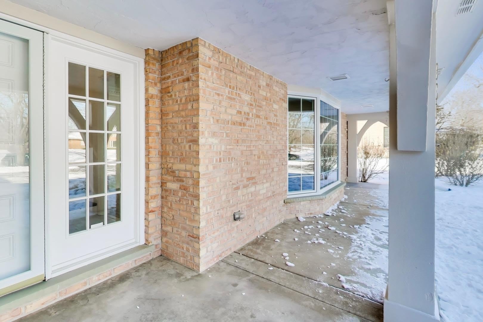 931 Coventry Drive – photo 2