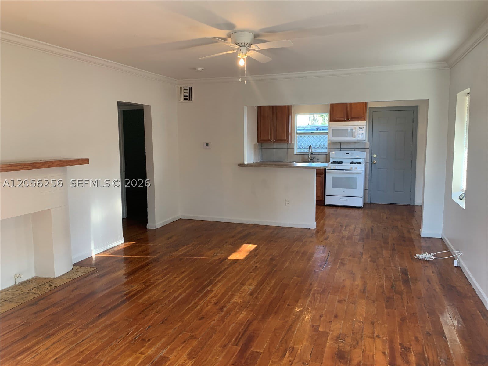 1806 Funston St – photo 4