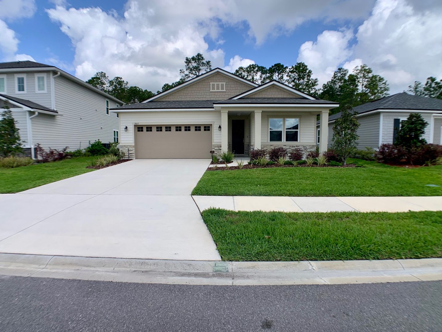 1803 Amberly Dr – photo 2
