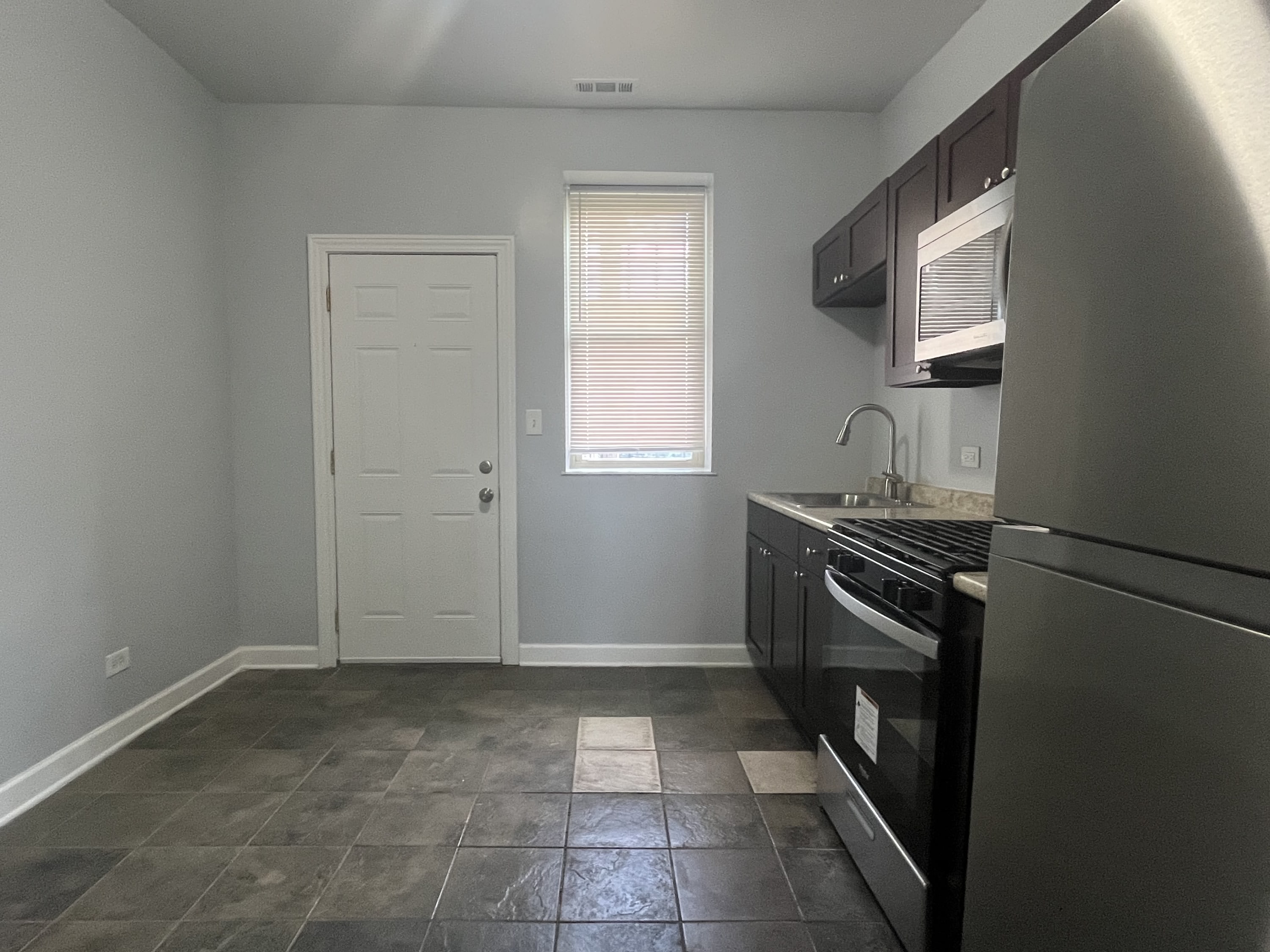 125 N Kostner Avenue – photo 3