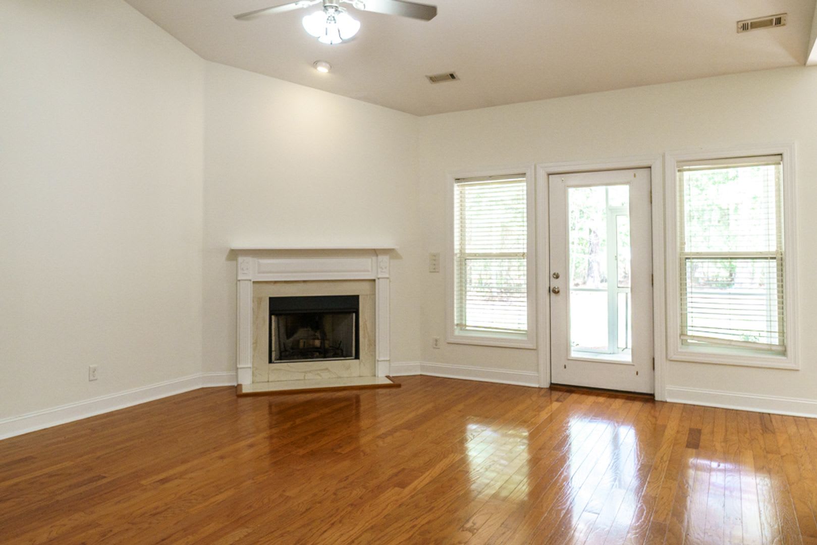 Desirable home on Lady's Island – photo 3