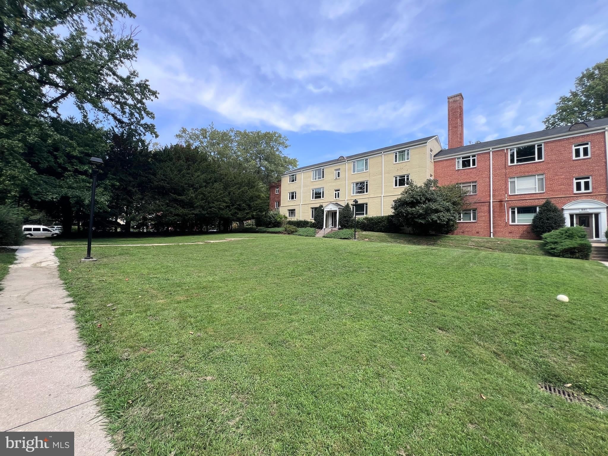 10413 MONTROSE Avenue – photo 5