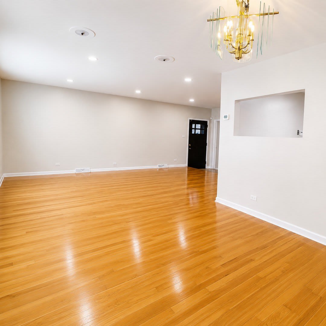 7011 N Hamlin Avenue – photo 5