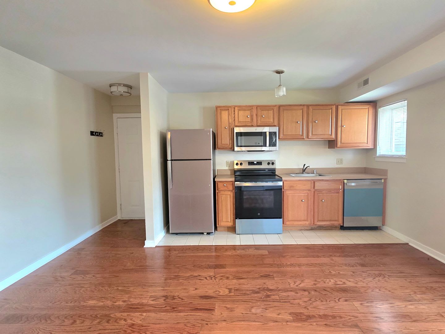 Cozy 1 Bedroom Apartment Available Now – photo 5
