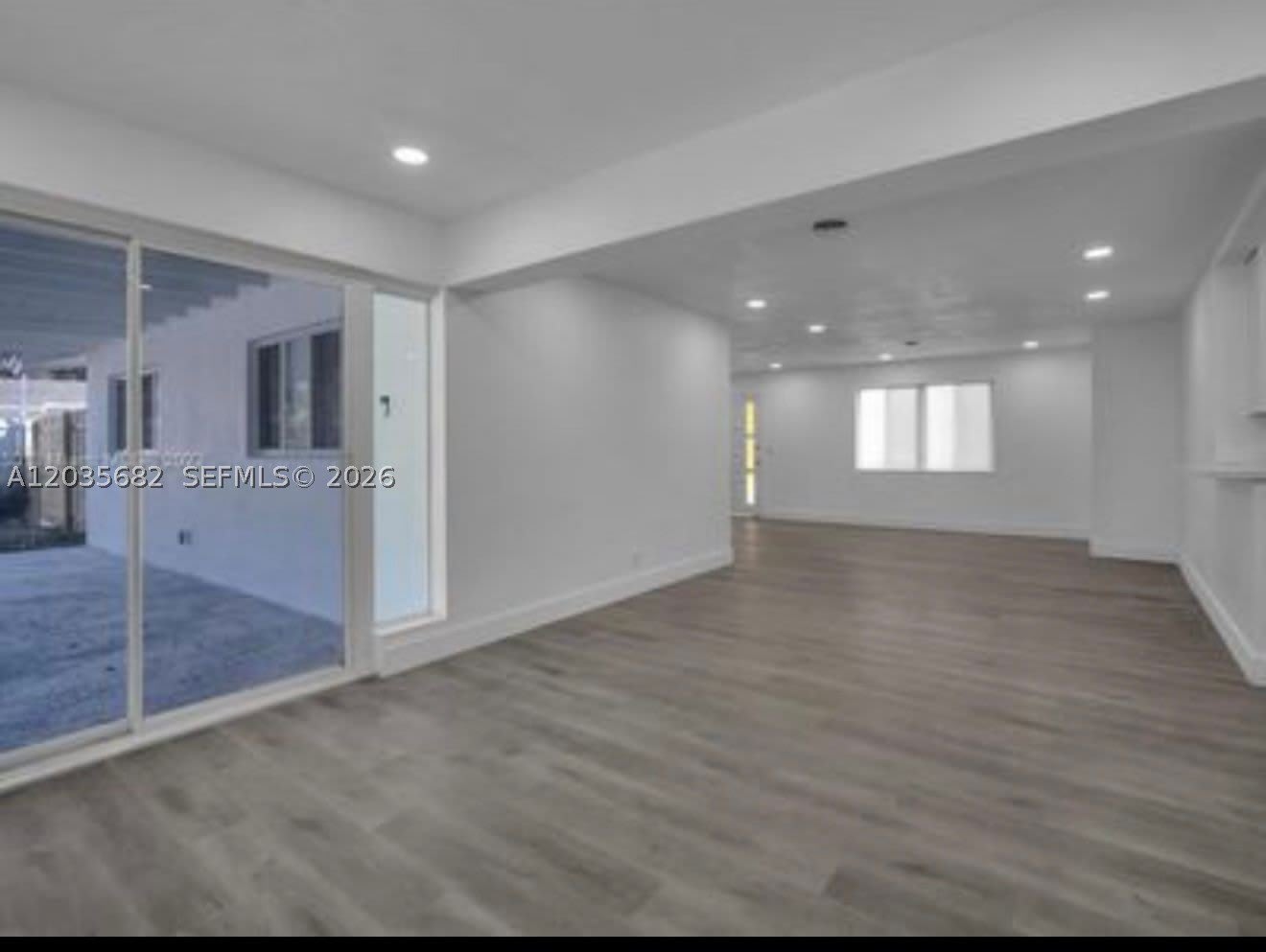 3811 Nw 6Th Pl – photo 2