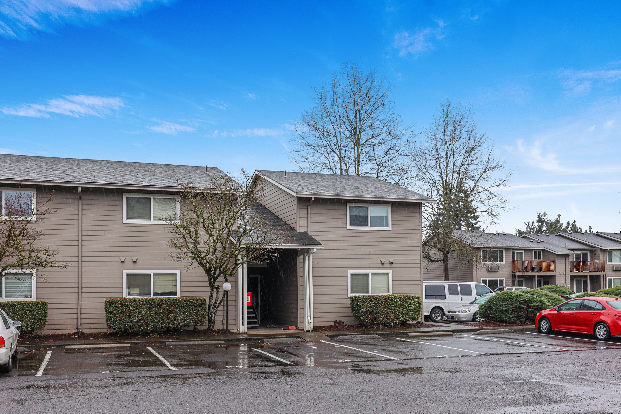 Applegate – photo 5