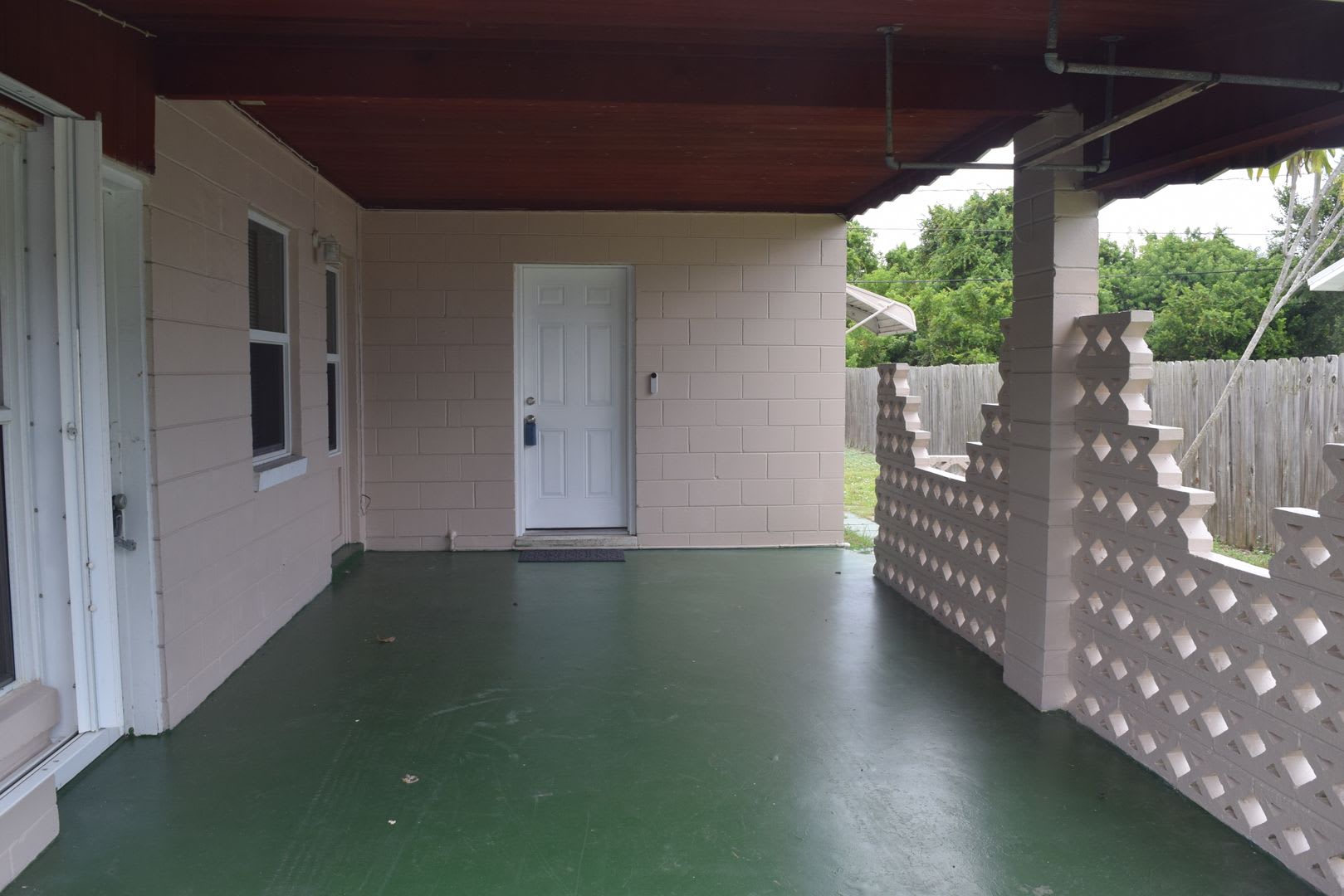 Fully Furnished Seasonal Unit in Jensen Beach Florida – photo 2