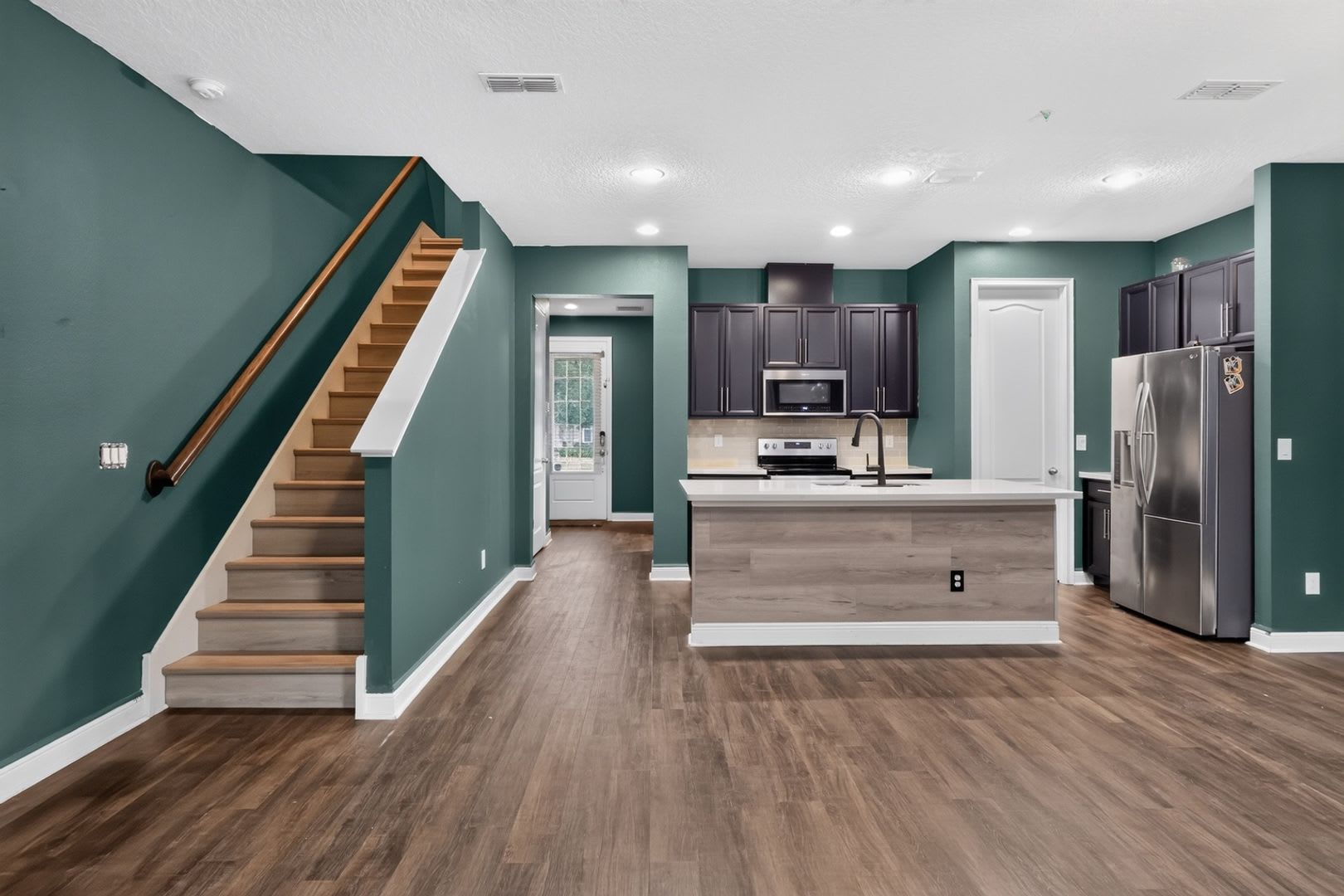 Charming 4BR Townhome in Winter Garden – photo 1