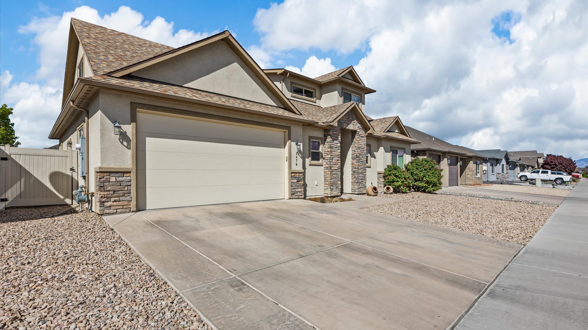 2478 Tiptop Avenue – photo 2