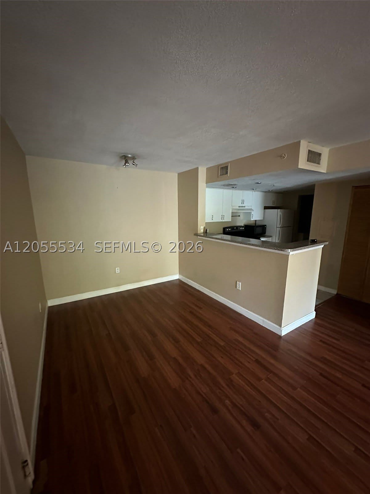 5035 Wiles Rd – photo 4