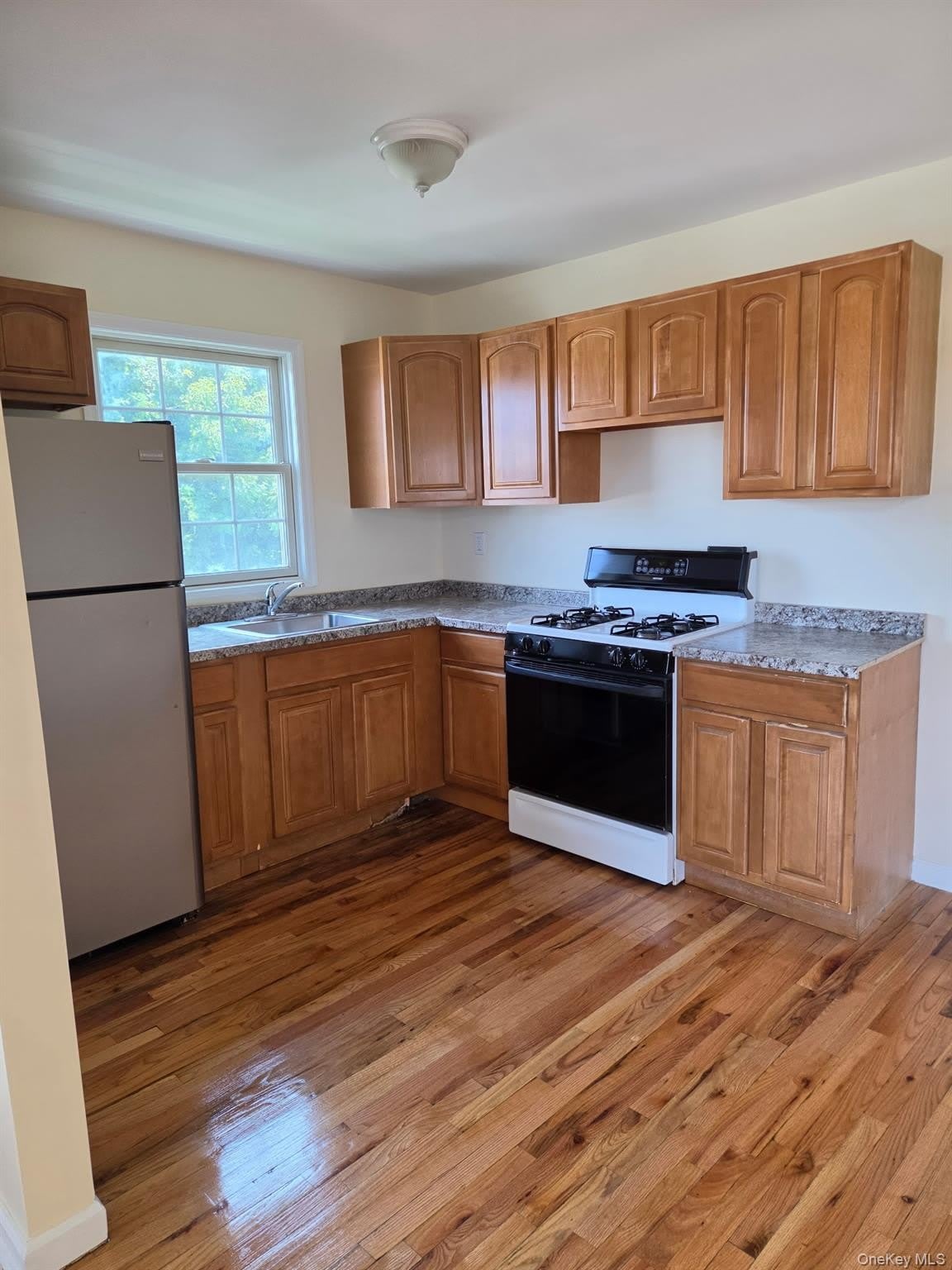1319 Journal Avenue – photo 2