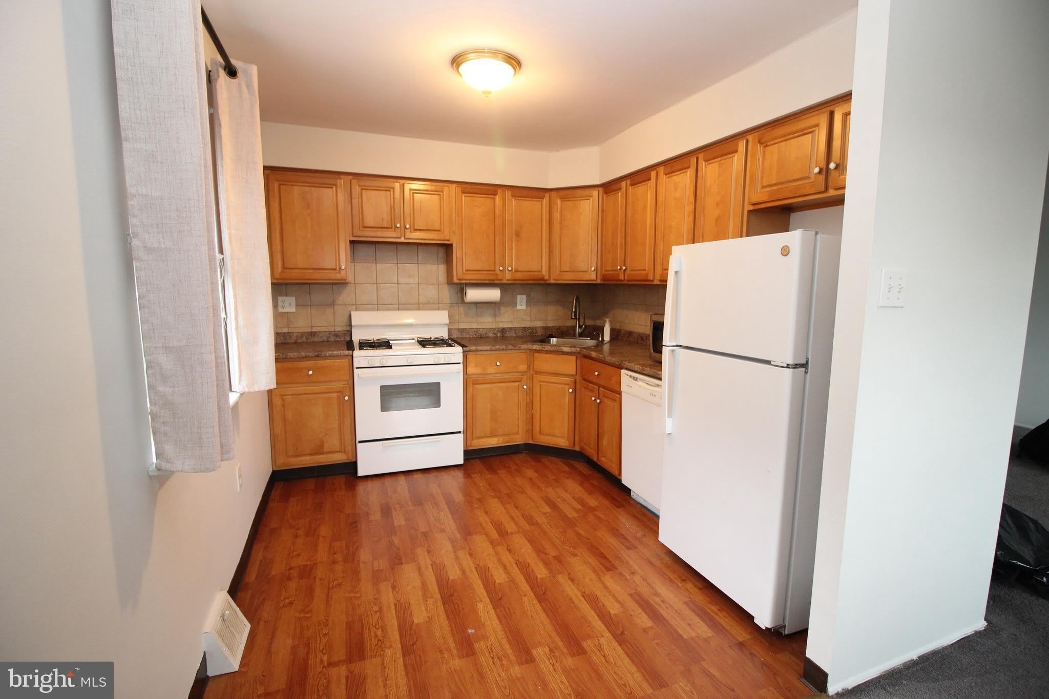 7915 FAIRFIELD Street – photo 4