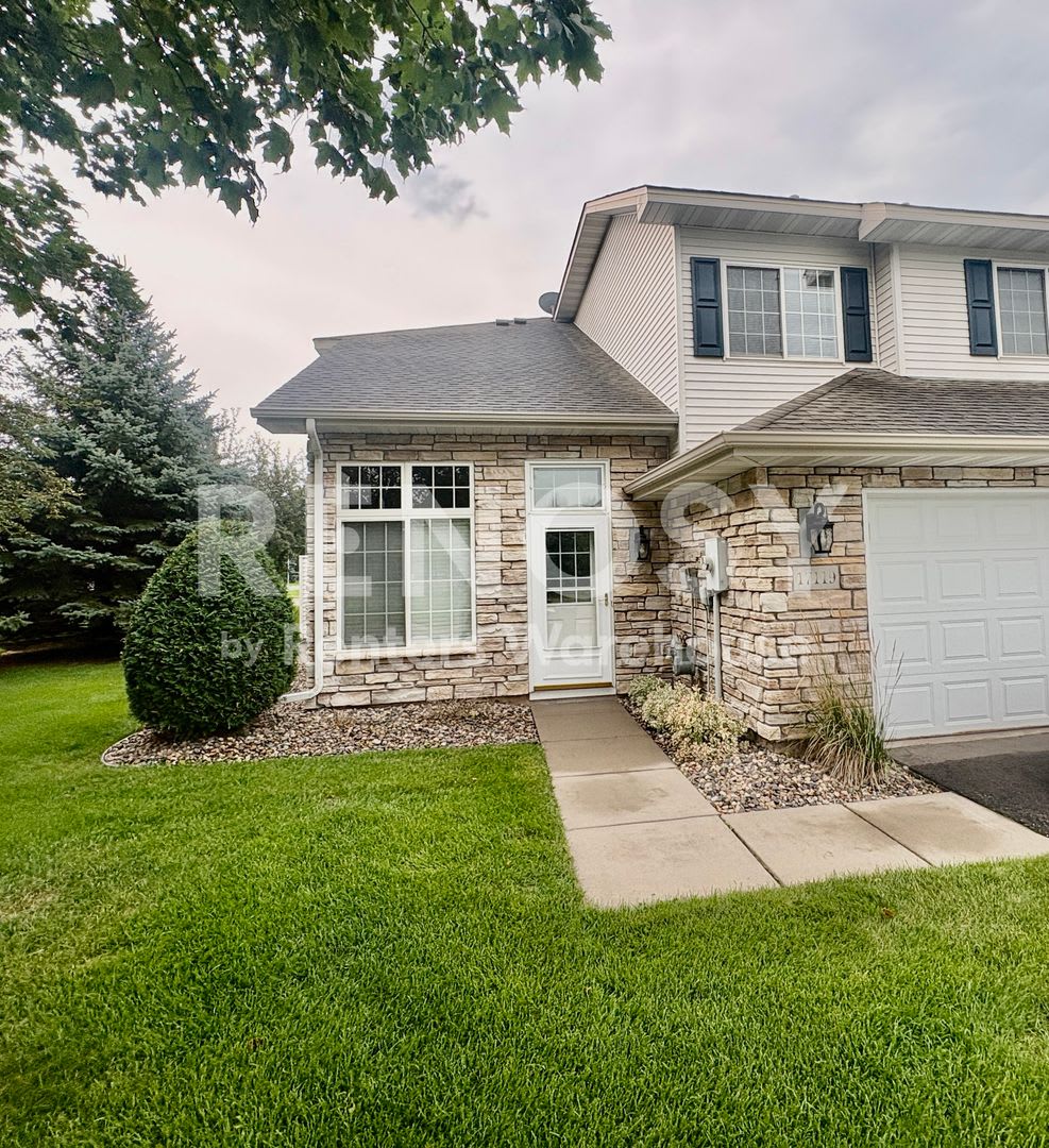 Beautiful Townhome Ready NOW! – photo 2