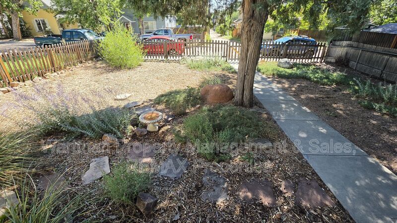 218 N Chestnut St – photo 5