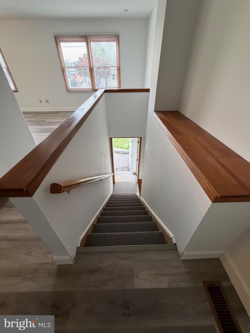 122 GLEN AVENUE – photo 2