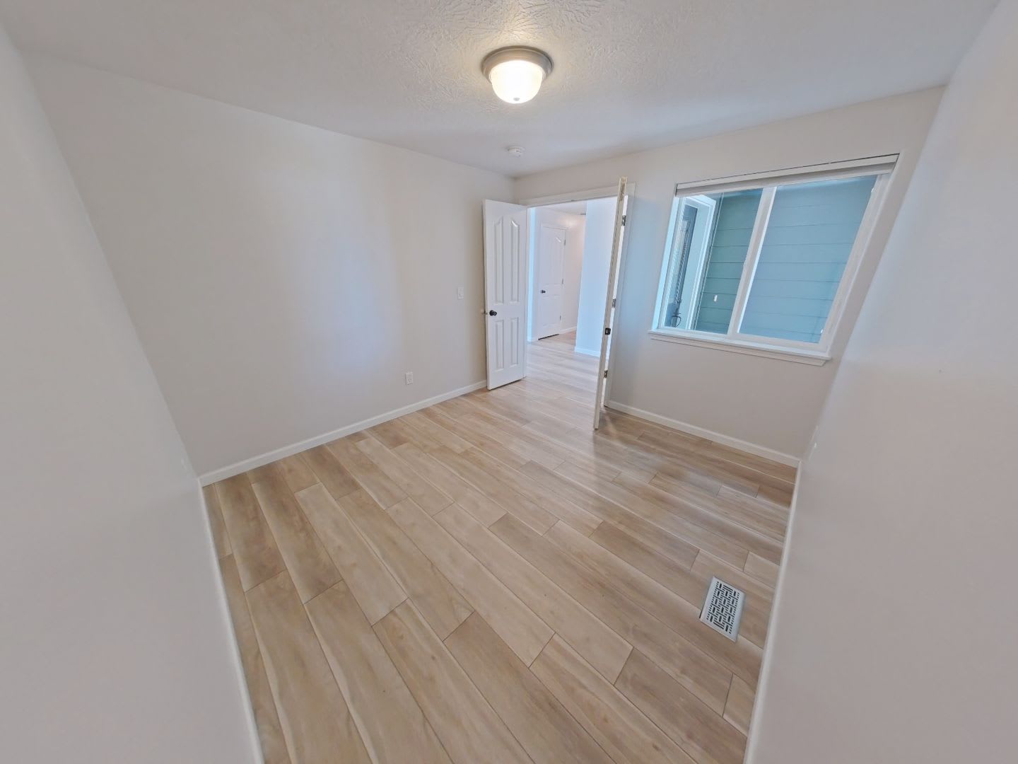 4 Bedroom On A Large Corner Lot – photo 5