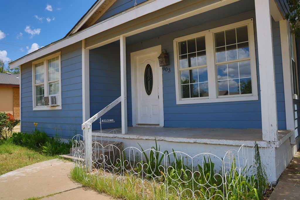 903 W 20th St – photo 2