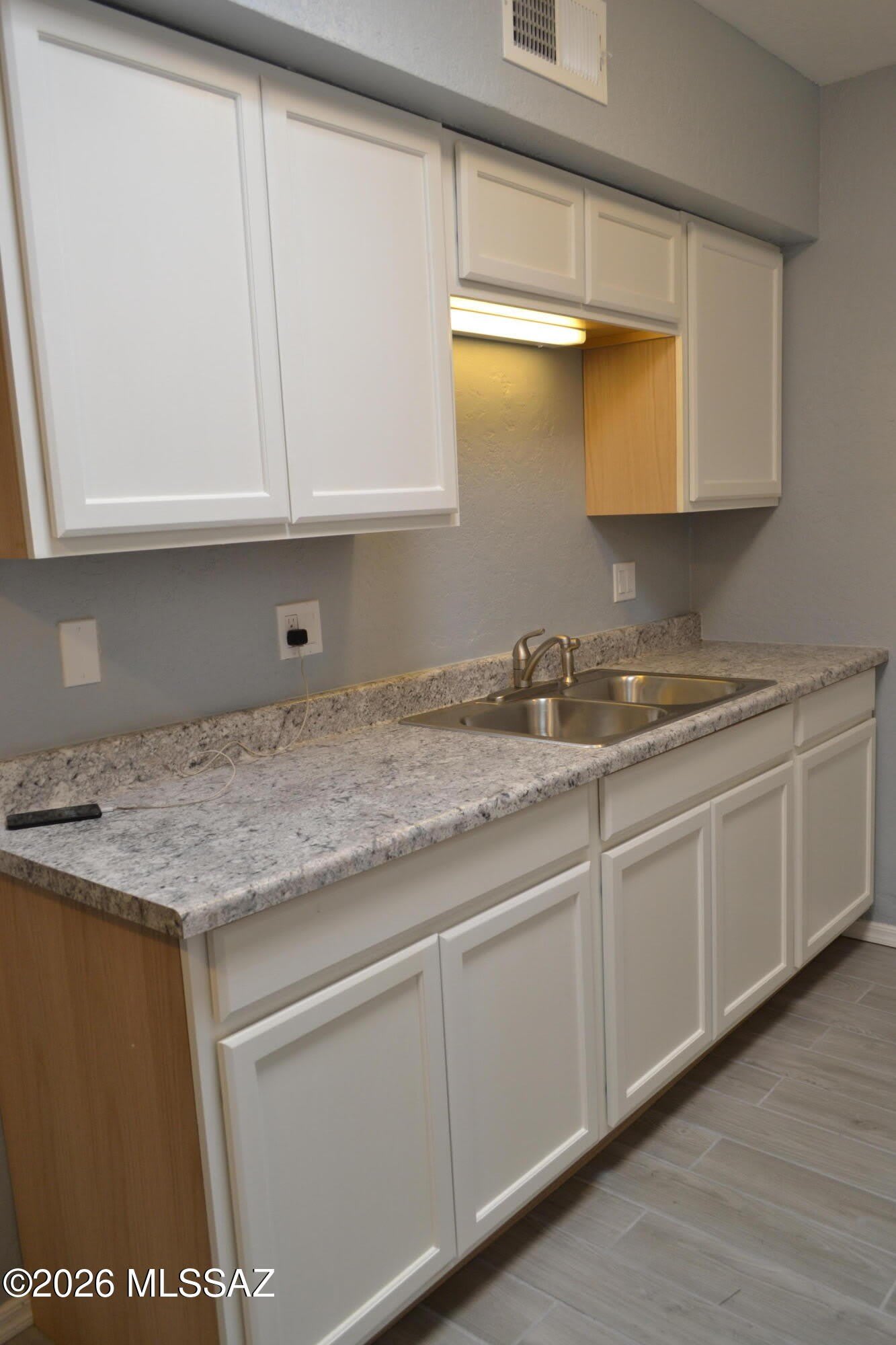 1902 S Montezuma Avenue – photo 5