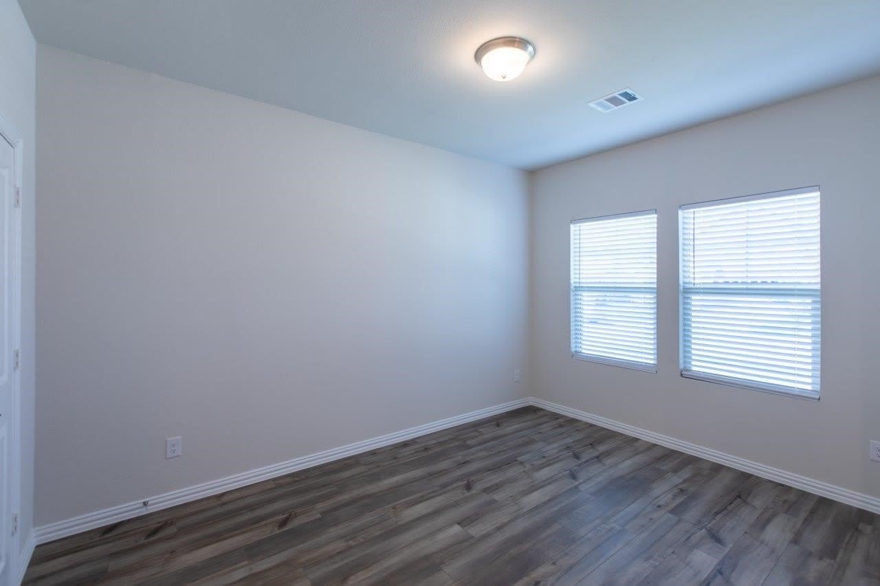 1604 Mineral Point Place – photo 4