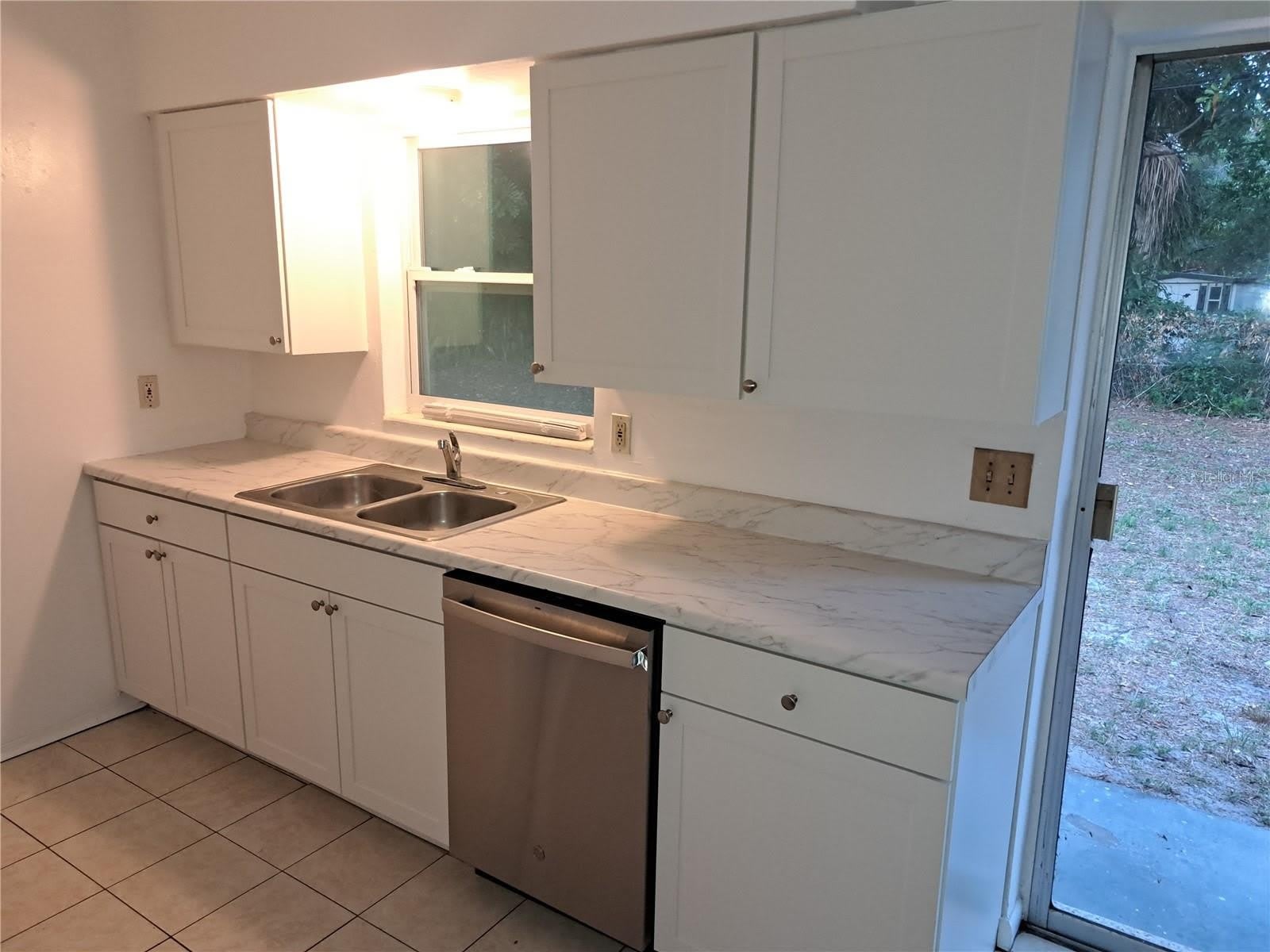 4150 BARRACUDA Drive SE – photo 5