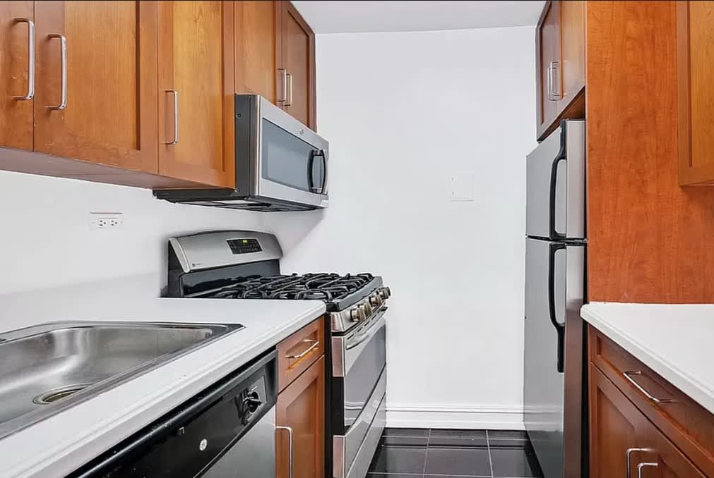 203 E 71St St – photo 3