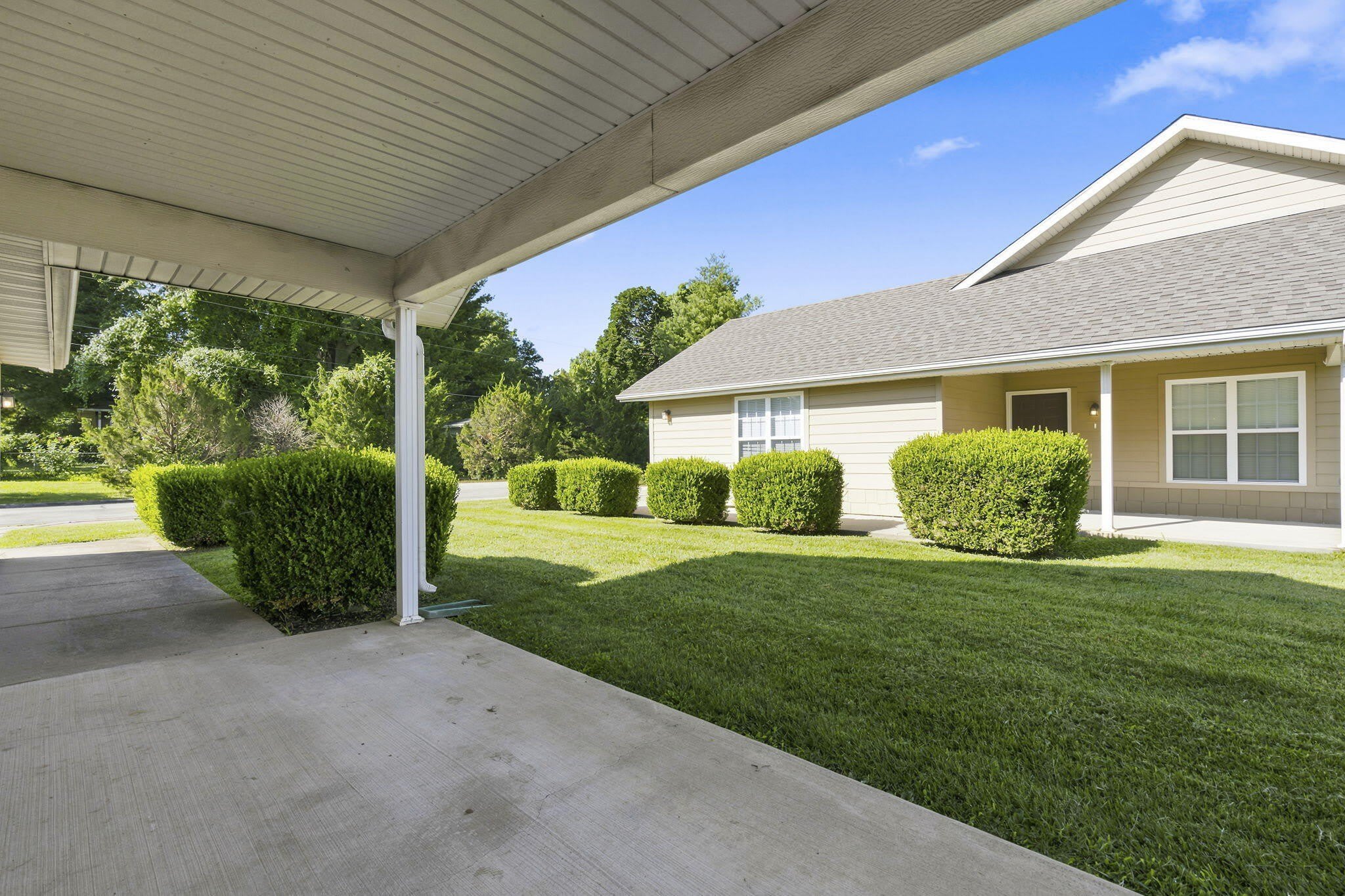 726 E Sunset Street – photo 2
