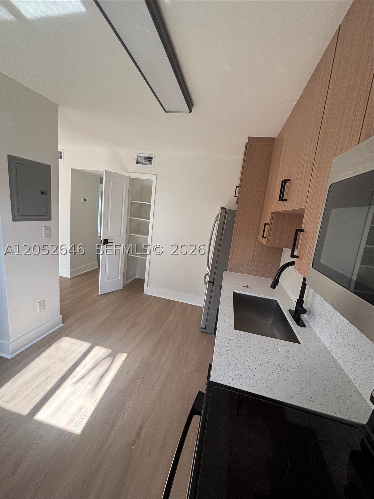 1353 NW 5th St – photo 3