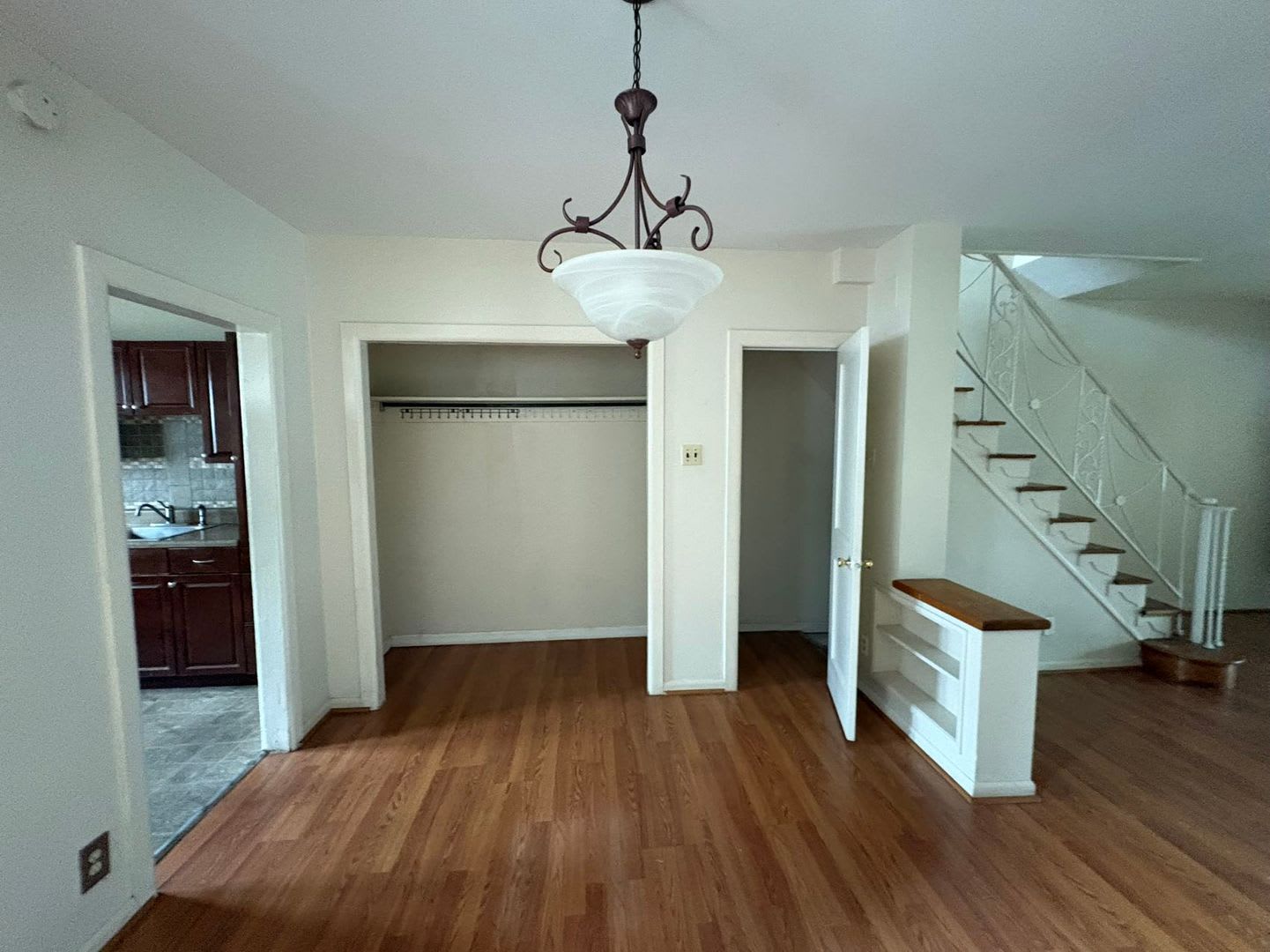 4112 Stirling St. – photo 5