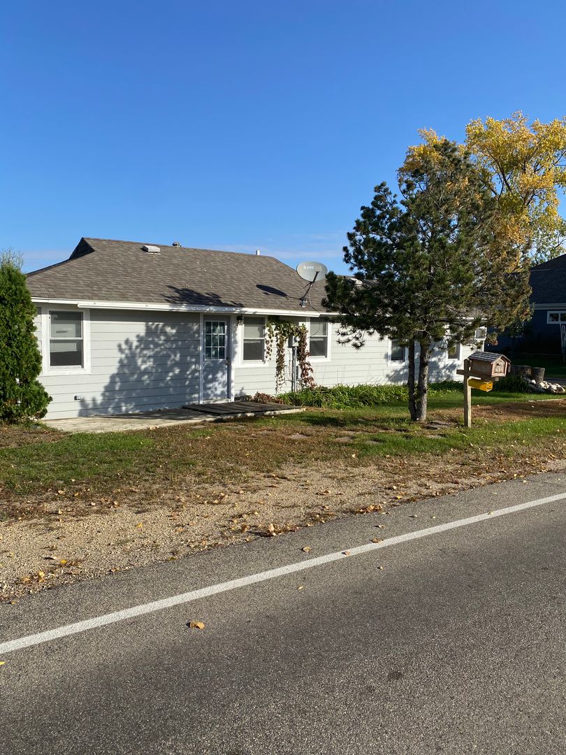 2 Bed 1 Bath LAKE RENTAL – photo 2